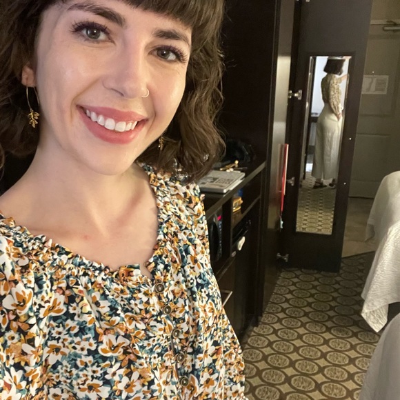 Meet your Posher, Jade - Picture 4 of 7